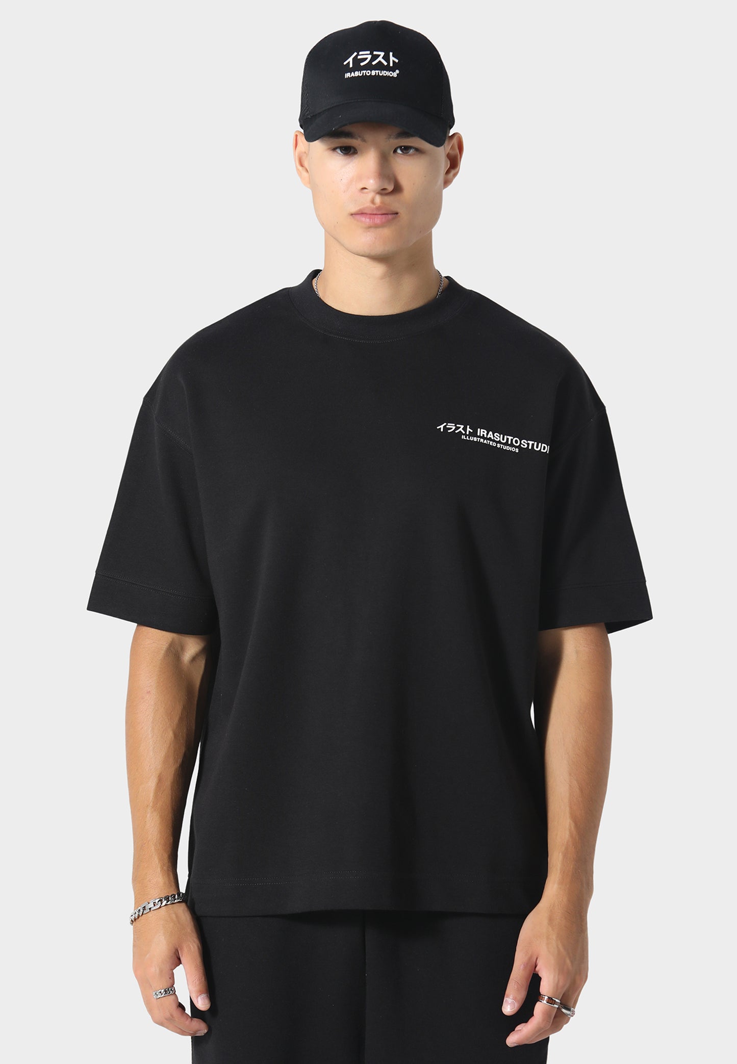 Saraisu Black T-Shirt