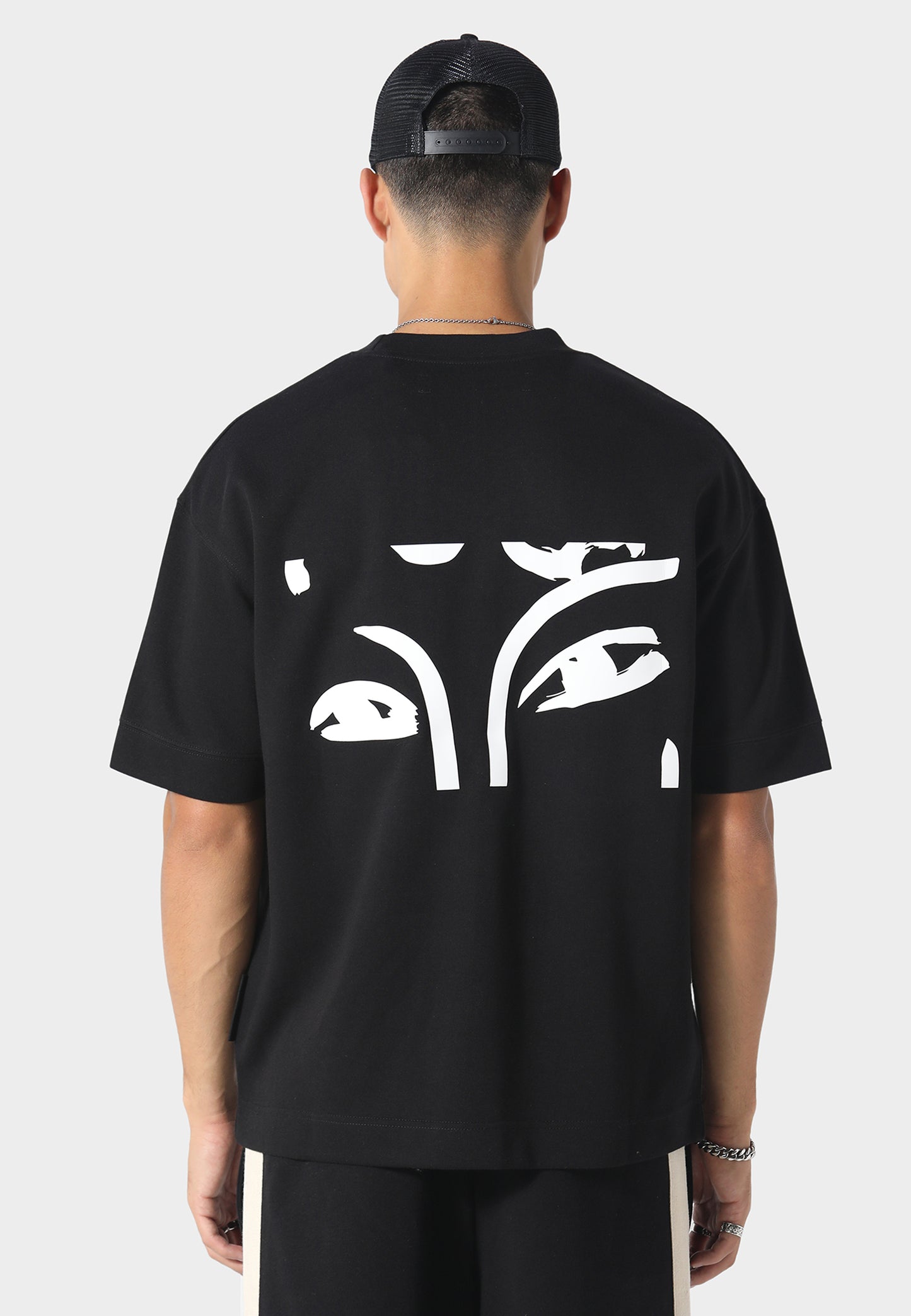 Saraisu Black T-Shirt