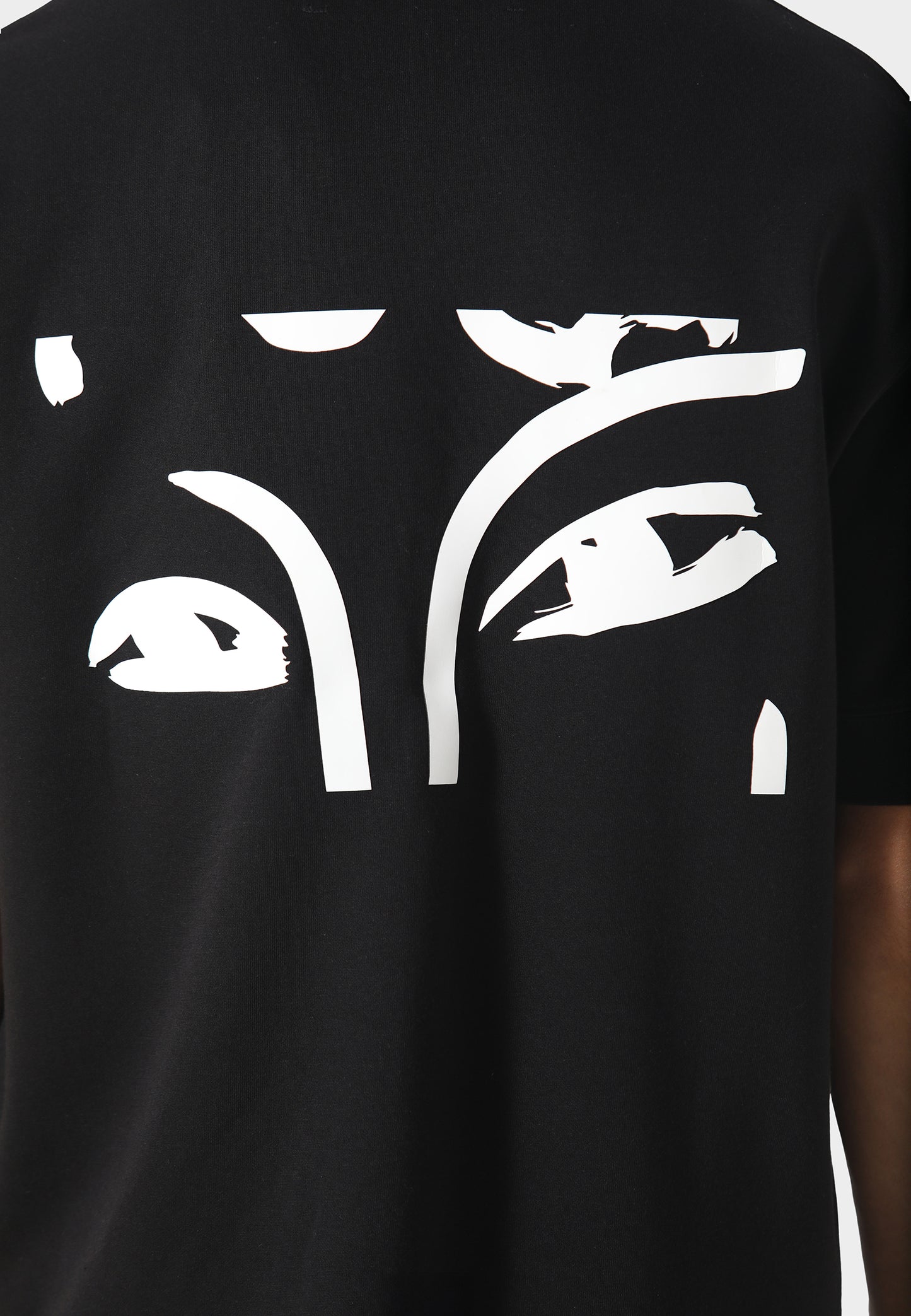 Saraisu Black T-Shirt