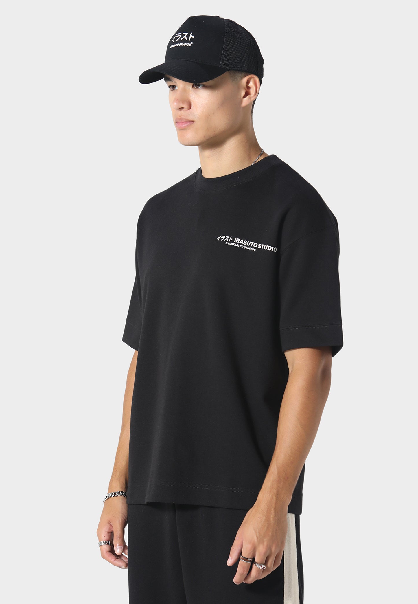 Saraisu Black T-Shirt